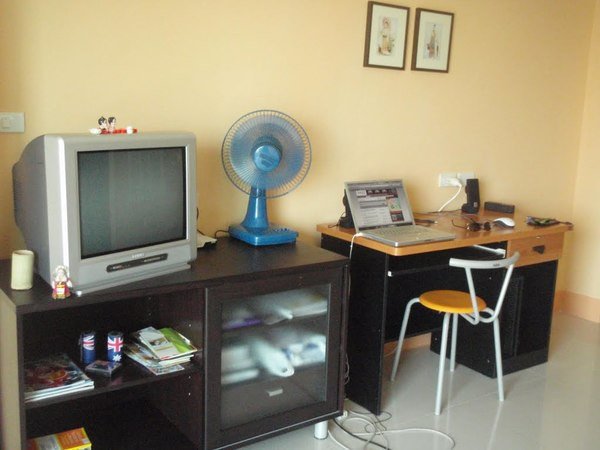 at home chiang mai apartment tv